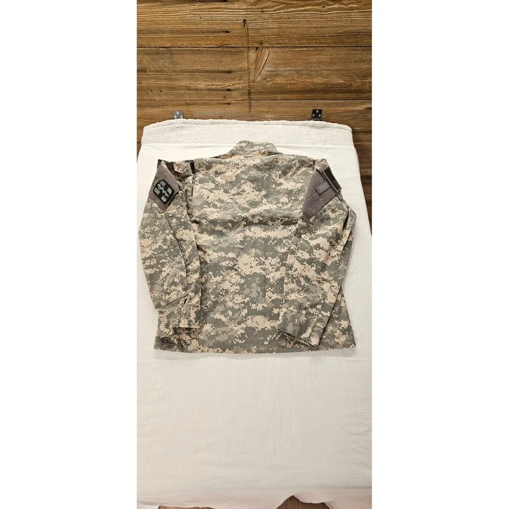 US Army ACU Digital Camo Combat Uniform Coat Jacket Small Short Sergeant Medical